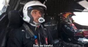Legado en el desierto: Carlos Sainz y su hijo ponen a prueba la Ford Raptor T1+