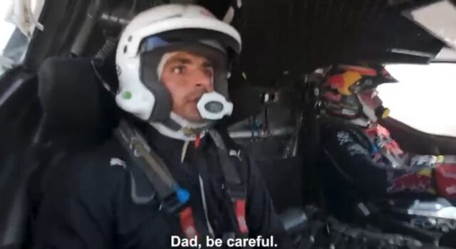 Legado en el desierto: Carlos Sainz y su hijo ponen a prueba la Ford Raptor T1+