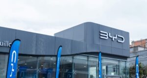 BYD inaugura su nueva tienda en Surquillo y consolida su compromiso con la movilidad eléctrica en el Perú