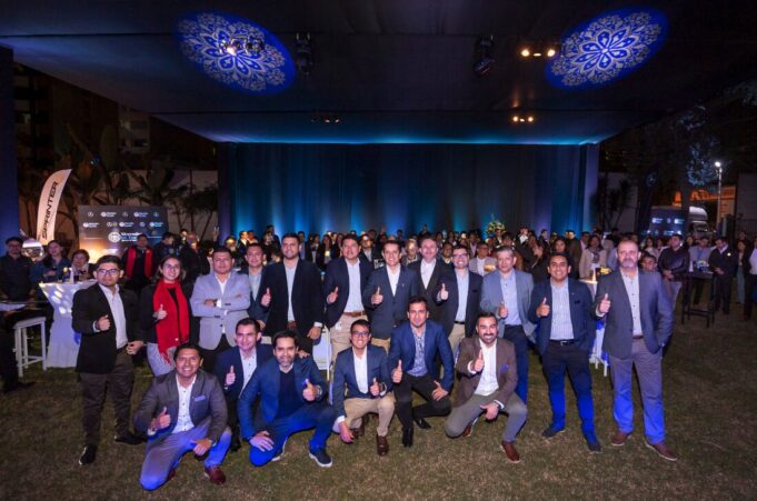 Mercedes On Tour Buses y Vans de Divemotor, culmina con éxito su recorrido llevando innovación y cercanía a sus clientes