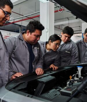 Kia forma a la nueva generación de talentos automotrices con su programa “Kia Potential”