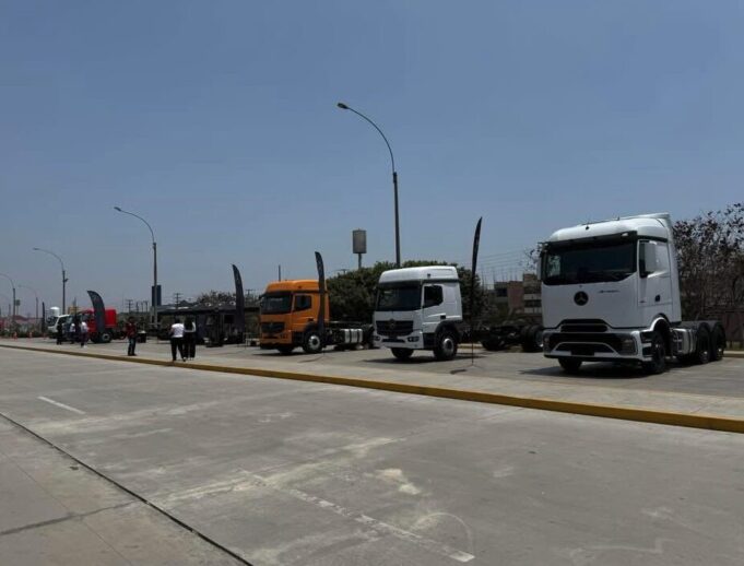 Mercedes-Benz celebra el Oktofest 2025 con el portafolio de camiones totalmente renovado