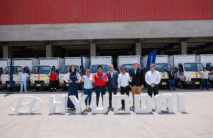 Hyundai entrega 10 camiones a Transportes Intervega consolidando su presencia en la distribución de productos de primera necesidad en Lima y provincias