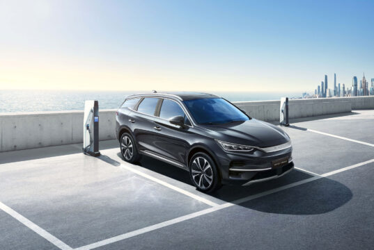 5 ventajas de manejar un auto eléctrico en la ciudad