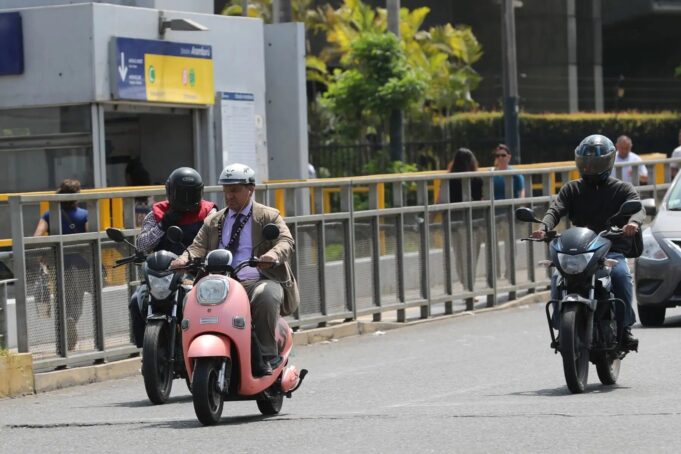 Touring y Automóvil Club del Perú: “Usuarios de scooters y motos eléctricas deben usar cascos e indumentaria de seguridad”