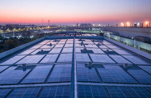 Inchcape supera los 1.500 paneles solares en la región y acelera su camino hacia la carbono neutralidad