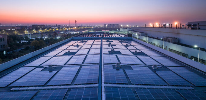 Inchcape supera los 1.500 paneles solares en la región y acelera su camino hacia la carbono neutralidad