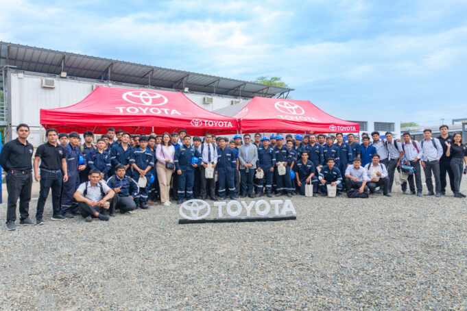 Toyota del Perú llega a Piura para presentar su visión sobre movilidad sostenible frente a autoridades y estudiantes
