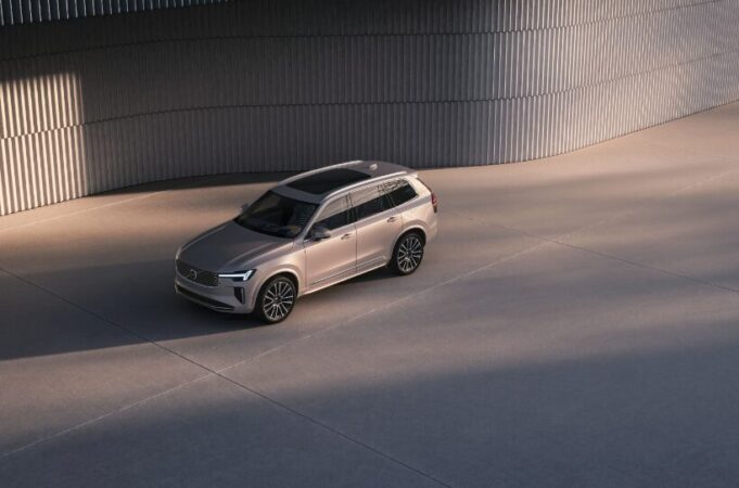 Volvo entrega a EuroRenting importante flota de XC90 Core T8 Plug-In Hybrid para potenciar sus operaciones ejecutivas