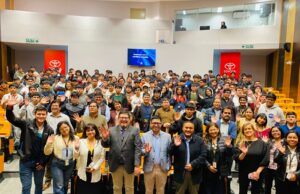 Toyota continúa su recorrido por las universidades del país impulsando la movilidad sostenible