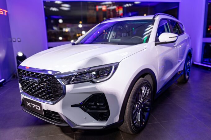 La X70 FL sorprende con más tecnología, más seguridad y la misma accesibilidad