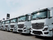 VIDEO: Divemotor entrega 10 camiones Mercedes-Benz New Actros 6×4 a la empresa ‘Hazmat’
