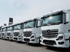 VIDEO: Divemotor entrega 10 camiones Mercedes-Benz New Actros 6×4 a la empresa ‘Hazmat’