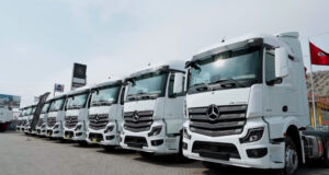 VIDEO: Divemotor entrega 10 camiones Mercedes-Benz New Actros 6×4 a la empresa ‘Hazmat’