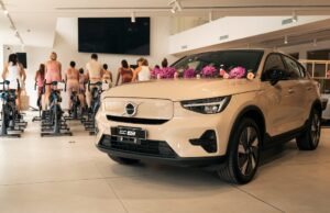 Volvo promueve la conexión y el bienestar en el Mes Rosa