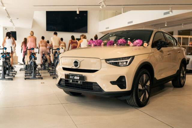 Volvo promueve la conexión y el bienestar en el Mes Rosa