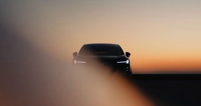 El nuevo Volvo EX60: hasta 810 km de autonomía líder en su clase y una carga tan rápida como una parada para combustible y café