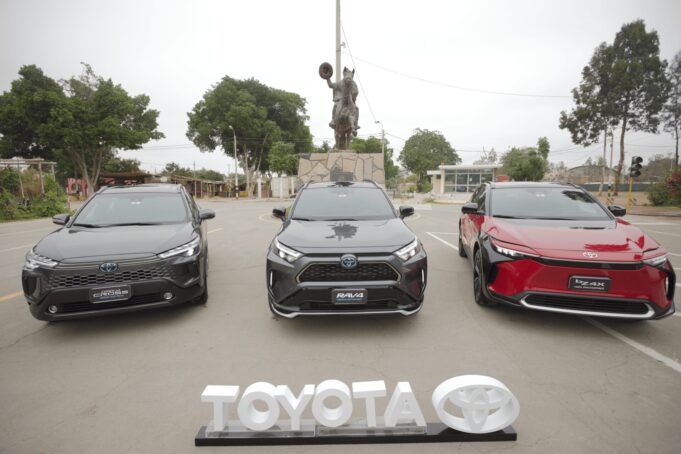 Toyota del Perú impulsa el conocimiento en movilidad sostenible y fortalece la formación de más de 2 mil estudiantes en 8 regiones