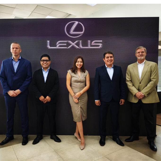 Lexus presenta Lexus Warranty+, su nuevo programa de garantía extendida hasta por 10 años
