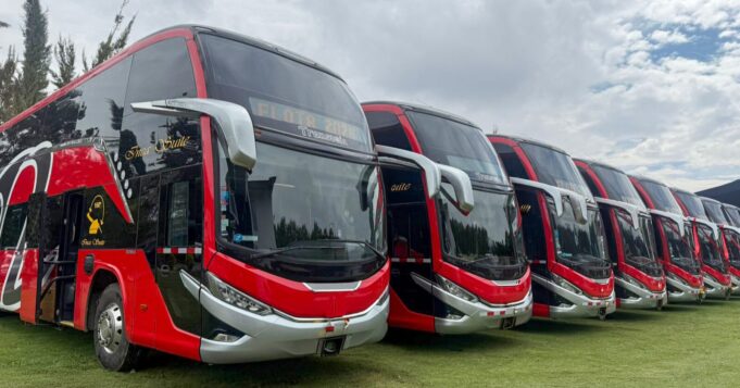 Scania refuerza su liderazgo en buses con la entrega de 10 unidades a Transzela para el transporte interprovincial