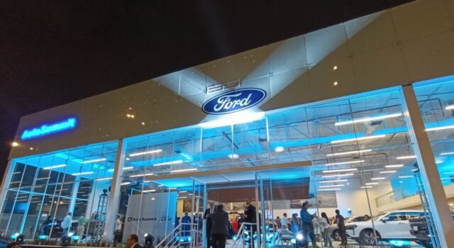 Ford Perú fortalece su red de concesionarios con sede renovada de Auto Summit en La Molina