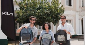 Kia Perú transforma publicidad en mochilas y beneficia a más de 150 niños del Puericultorio Pérez Araníbar