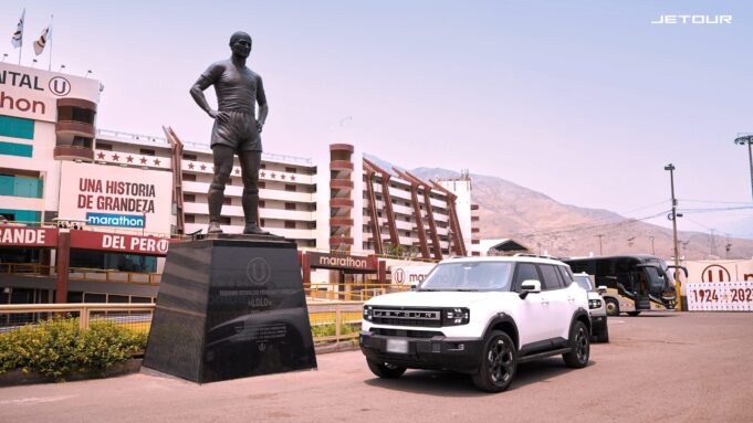 Jetour entrega 12 camionetas a Club Universitario de Deportes y refuerza su alianza como sponsor