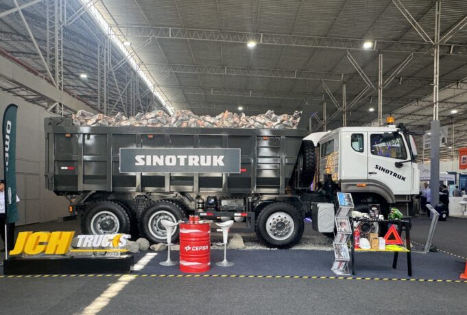 JCH Trucks presenta soluciones de transporte para la minería en PROEXPLO 2026