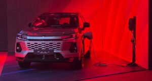 Nueva RAV4: Incluyendo por primera vez una versión híbrida enchufable (PHEV) en el país.