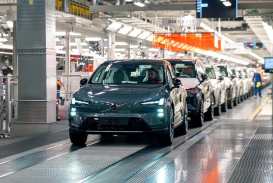 Volvo Cars inicia la producción del revolucionario SUV eléctrico EX60