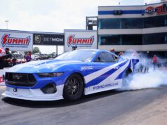 Ford Mustang ® Cobra Jet 2200 es el récord mundial de cuarto de milla para eléctricos