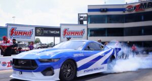 Ford Mustang ® Cobra Jet 2200 es el récord mundial de cuarto de milla para eléctricos
