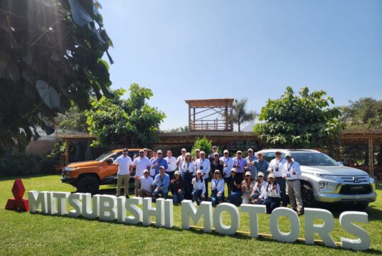 Mitsubishi pone a prueba su portafolio mediante una experiencia de manejo con clientes de renting