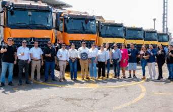 RENTANOR fortalece su capacidad operativa con la incorporación de 20 camiones Mercedes-Benz Arocs entregados por Divemotor