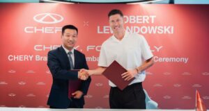 Chery presenta a Robert Lewandowski, leyenda del fútbol mundial, como su nuevo embajador global de marca.