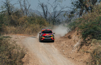 Dominio ecuatoriano en el primer día: Juan Guerrero y Andrés Carpio lideran el RallyMobil Piura 2026