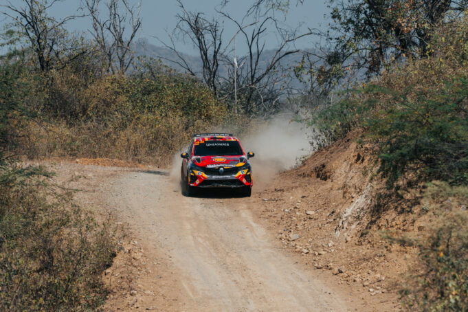 Dominio ecuatoriano en el primer día: Juan Guerrero y Andrés Carpio lideran el RallyMobil Piura 2026
