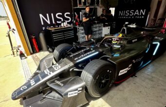 Primeras impresiones de Oliver Rowland sobre el coche Nissan Formula E GEN4