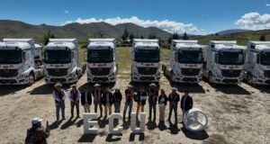 Empresa Comunal Uchucarcco incorpora 10 nuevos Mercedes-Benz New Actros para fortalecer el transporte de concentrado de mineral en Corredor Minero Sur