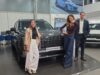 Hyundai renueva alianza con Anna Carina y realiza la entrega de la PALISADE Hybrid a Anna Carina