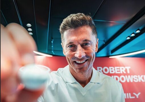 CHERY PRESENTA A ROBERT LEWANDOWSKI COMO SU NUEVO EMBAJADOR GLOBAL