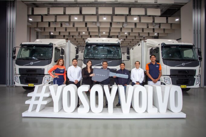 ANYPSA potencia su red de distribución nacional con la adquisición de 25 nuevos camiones Volvo VM