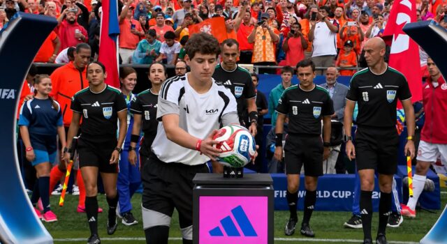 Gracias a Kia Perú, un niño peruano fue parte del protocolo de la FIFA