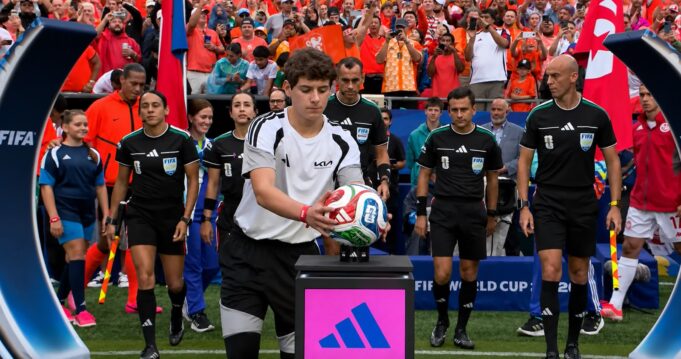 Gracias a Kia Perú, un niño peruano fue parte del protocolo de la FIFA