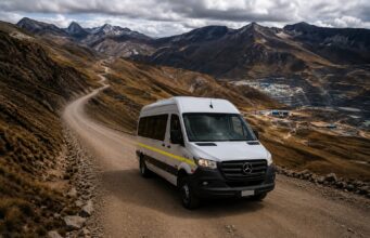 Movilidad que protege vidas: el reto del transporte de personal en las rutas más exigentes de la minería