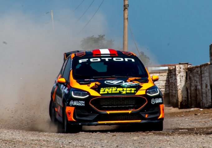 André Martínez consigue podio en Piura y mantiene liderato del Rally Mobil Peru.
