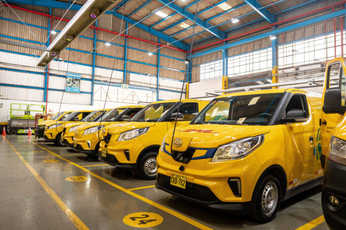 MAXUS entrega segunda flota de vans eléctricas EV30 a DHL