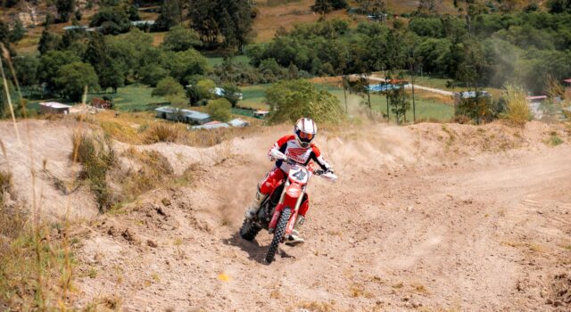 Motocross: Renzo Cecchi gana dos campeonatos en Chota