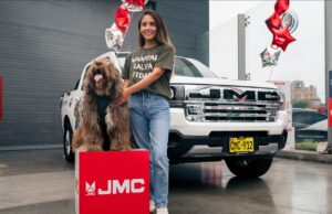 JMC fortalece su compromiso social y entrega una Grand Vigus a su embajadora de marca Tifa Grados para impulsar el rescate animal