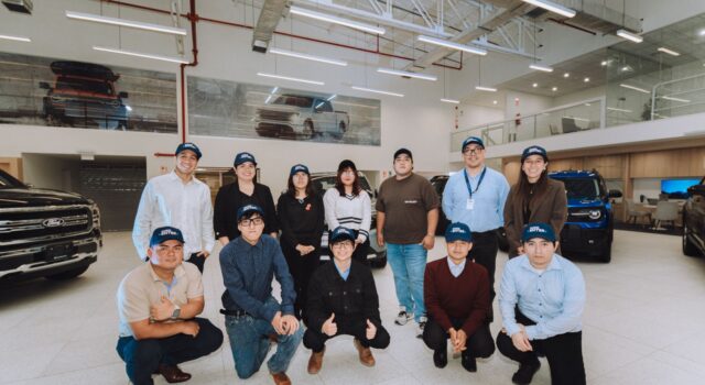 Ford Perú recibe a los estudiantes del programa Ford en una jornada práctica sobre datos y tecnología